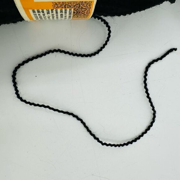 Unger DOLLY Yarn BLACK Made in France 5 Skeins 40 Grs Each 100% Acrylic Vintage - Picture 7 of 8